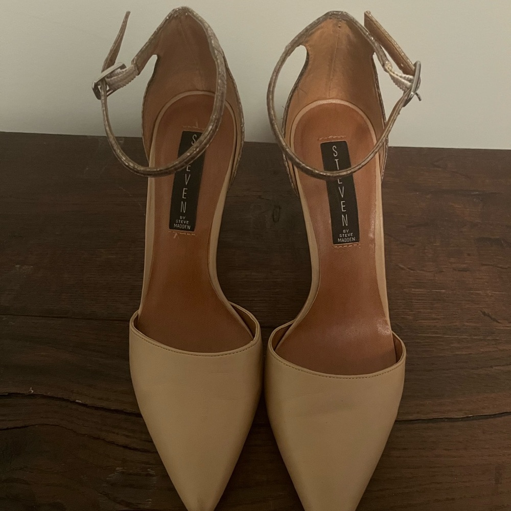 Steven by Steve Madden nude pumps